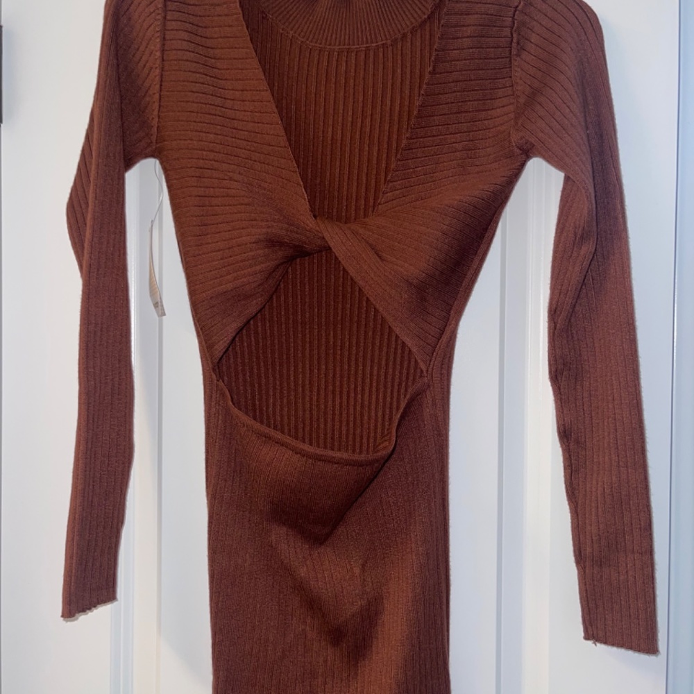Dress - Picture 2 of 5